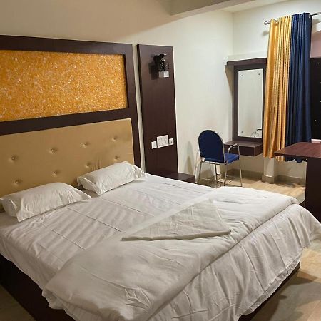 Bassac Residency Hotel Changanacheri Exterior photo